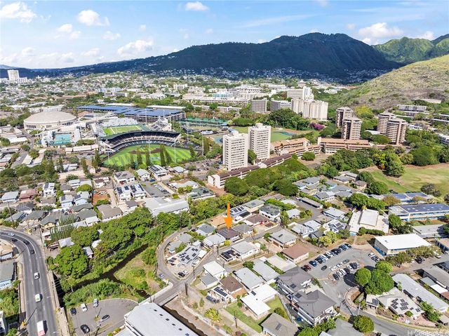 2915 Koali Road C, Honolulu, HI 96826