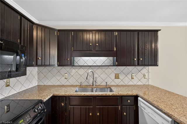104 Meadowood Drive, Burlington, NC 27215
