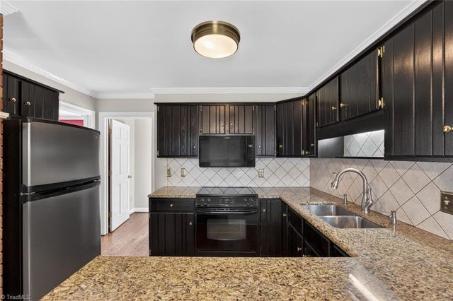 104 Meadowood Drive, Burlington, NC 27215