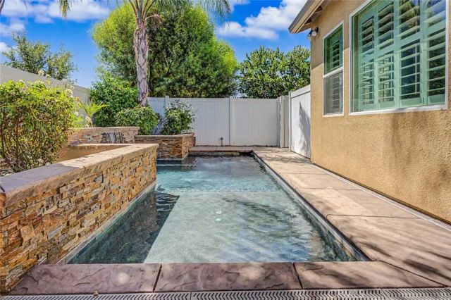 118 Guilden Grove, Bakersfield, CA 93312