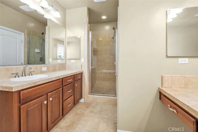 118 Guilden Grove, Bakersfield, CA 93312