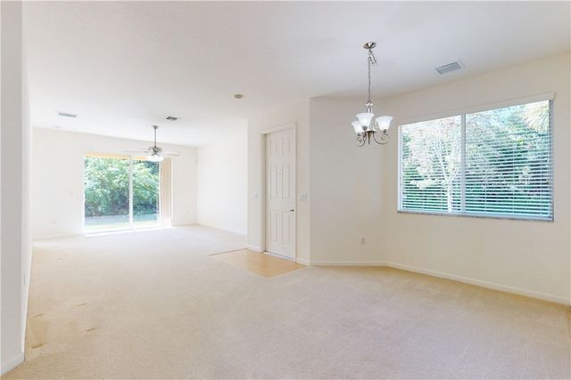 2531 Stockbridge Square SW, Vero Beach, FL 32962