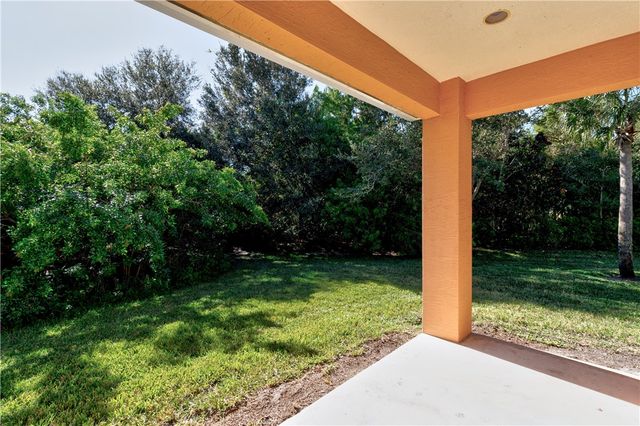 2531 Stockbridge Square SW, Vero Beach, FL 32962