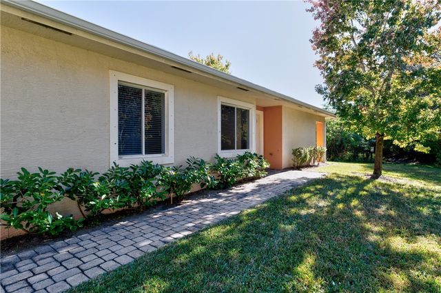 2531 Stockbridge Square SW, Vero Beach, FL 32962