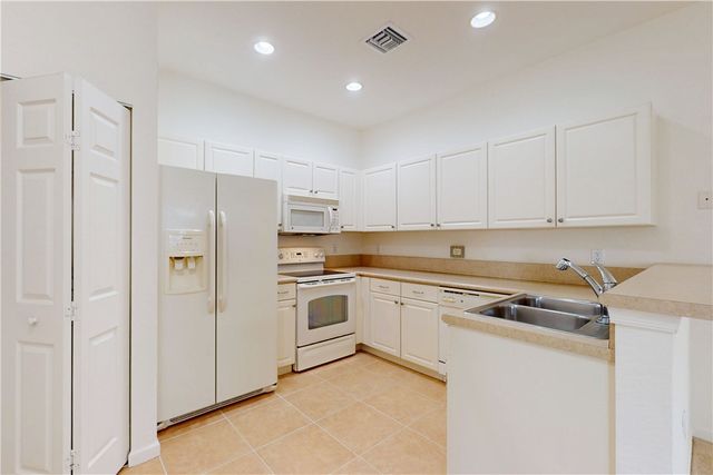 2531 Stockbridge Square SW, Vero Beach, FL 32962