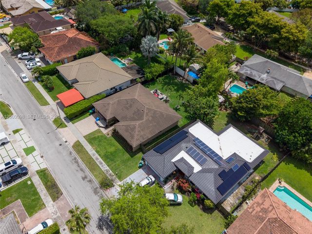 14762 SW 143rd Ter, Miami, FL 33196