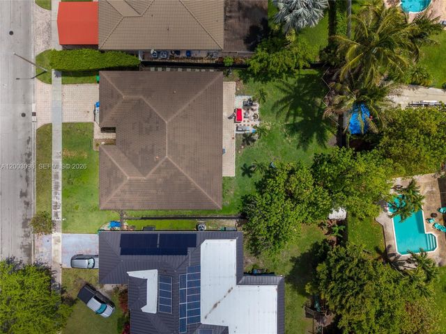 14762 SW 143rd Ter, Miami, FL 33196