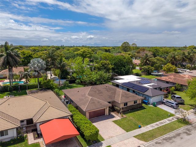 14762 SW 143rd Ter, Miami, FL 33196