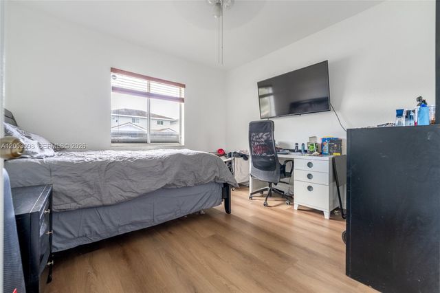 14762 SW 143rd Ter, Miami, FL 33196