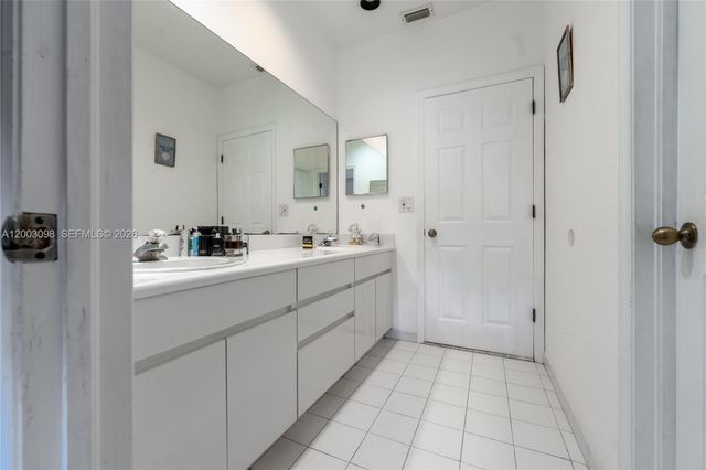 14762 SW 143rd Ter, Miami, FL 33196