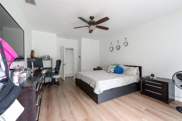 14762 SW 143rd Ter, Miami, FL 33196