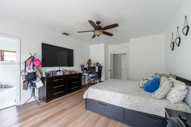 14762 SW 143rd Ter, Miami, FL 33196