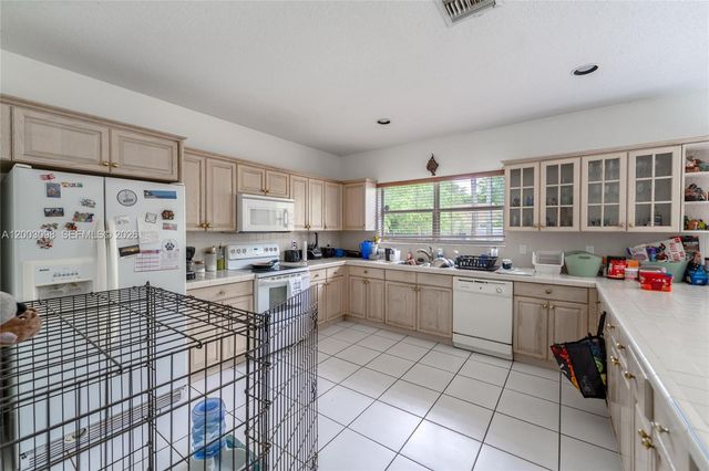 14762 SW 143rd Ter, Miami, FL 33196