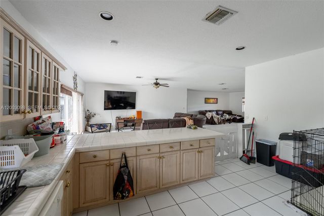 14762 SW 143rd Ter, Miami, FL 33196