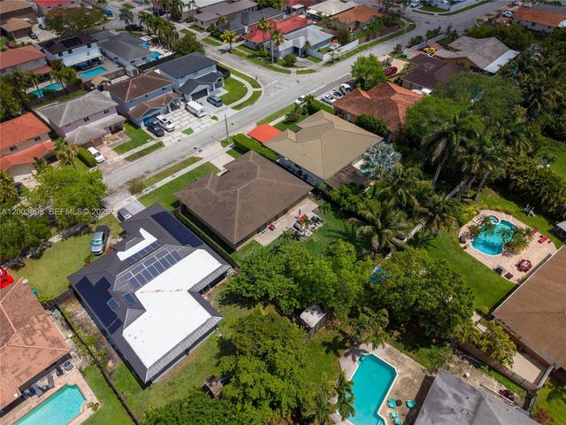 14762 SW 143rd Ter, Miami, FL 33196