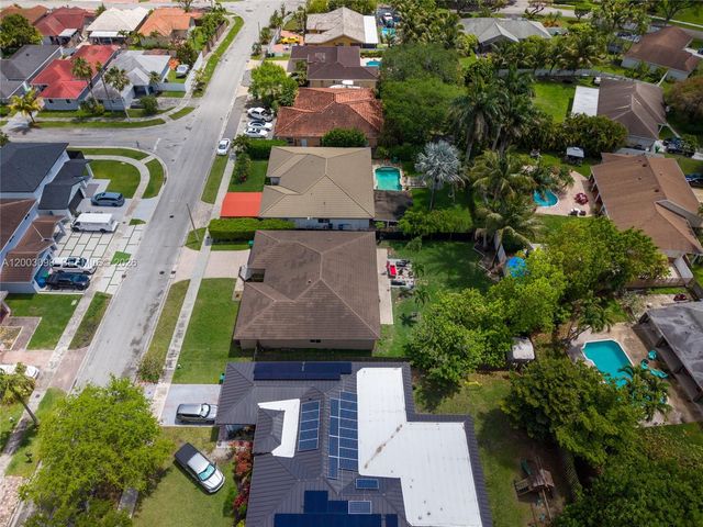 14762 SW 143rd Ter, Miami, FL 33196