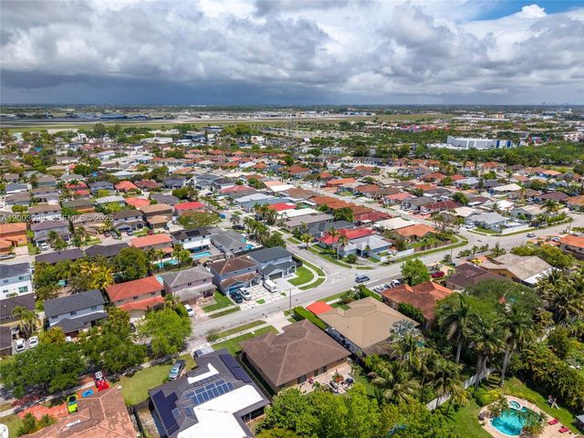 14762 SW 143rd Ter, Miami, FL 33196