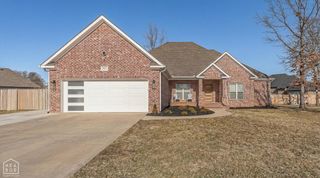 817 Gloucester Close, Jonesboro, AR 72401
