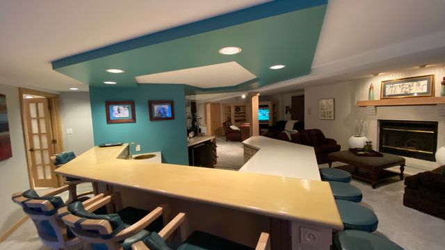 2480 E Lakeshore Drive, Crown Point, IN 46307