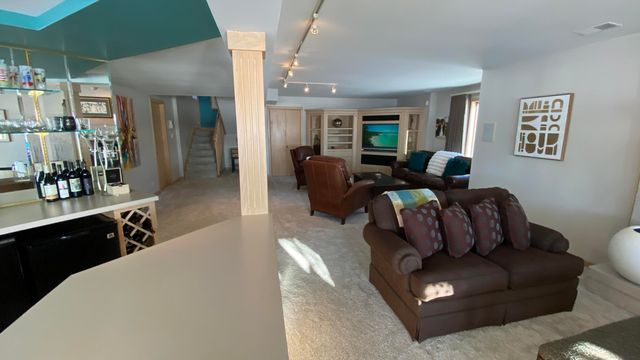 2480 E Lakeshore Drive, Crown Point, IN 46307