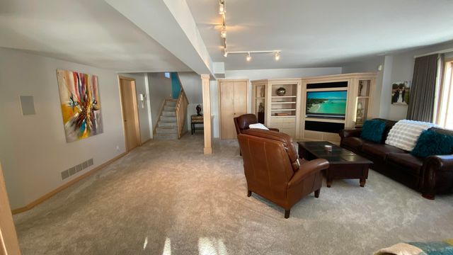 2480 E Lakeshore Drive, Crown Point, IN 46307