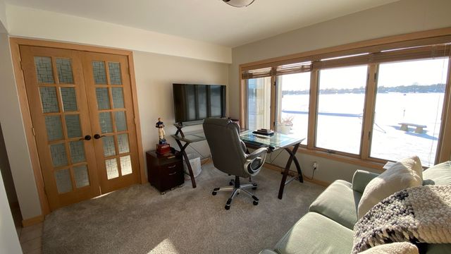 2480 E Lakeshore Drive, Crown Point, IN 46307