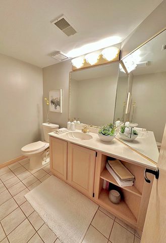 2480 E Lakeshore Drive, Crown Point, IN 46307