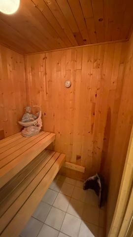 2480 E Lakeshore Drive, Crown Point, IN 46307