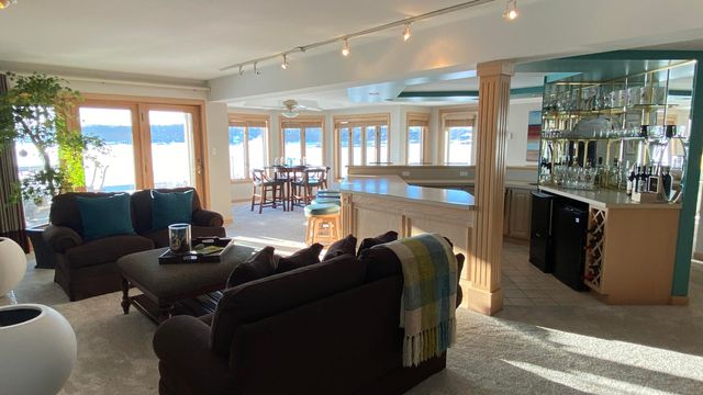 2480 E Lakeshore Drive, Crown Point, IN 46307