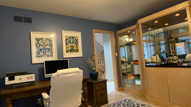 2480 E Lakeshore Drive, Crown Point, IN 46307