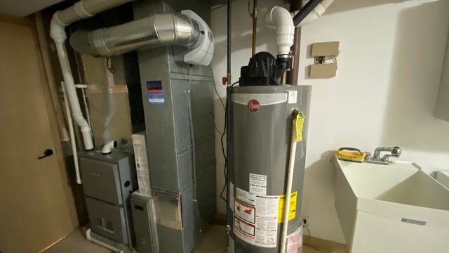 2480 E Lakeshore Drive, Crown Point, IN 46307