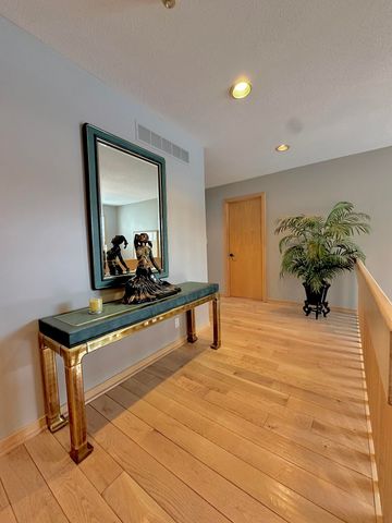 2480 E Lakeshore Drive, Crown Point, IN 46307