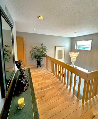 2480 E Lakeshore Drive, Crown Point, IN 46307