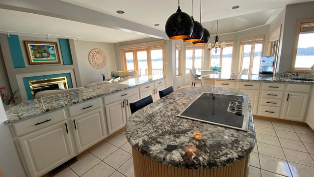 2480 E Lakeshore Drive, Crown Point, IN 46307