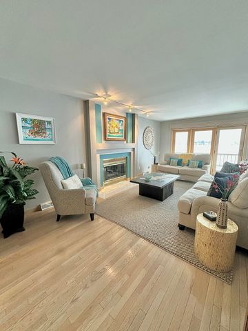 2480 E Lakeshore Drive, Crown Point, IN 46307