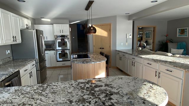 2480 E Lakeshore Drive, Crown Point, IN 46307