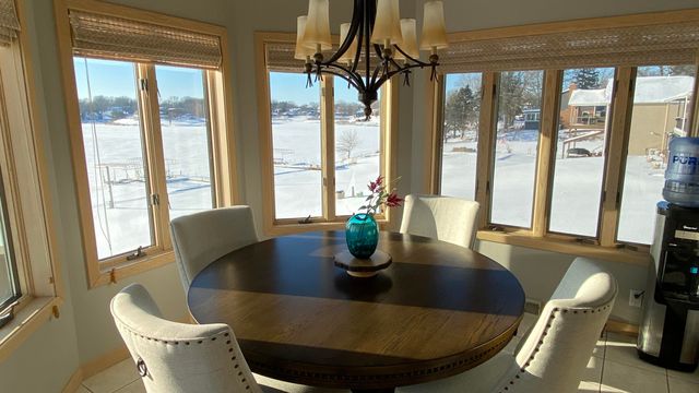 2480 E Lakeshore Drive, Crown Point, IN 46307