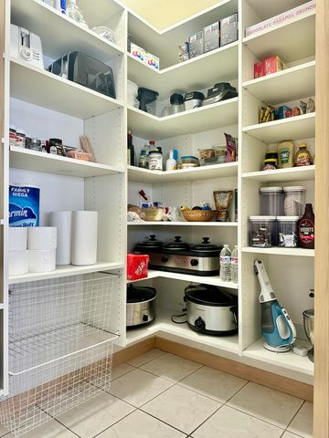 2480 E Lakeshore Drive, Crown Point, IN 46307