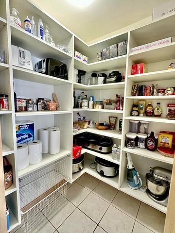 2480 E Lakeshore Drive, Crown Point, IN 46307