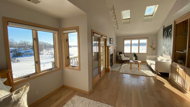 2480 E Lakeshore Drive, Crown Point, IN 46307