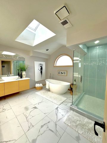 2480 E Lakeshore Drive, Crown Point, IN 46307