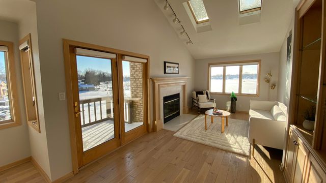 2480 E Lakeshore Drive, Crown Point, IN 46307