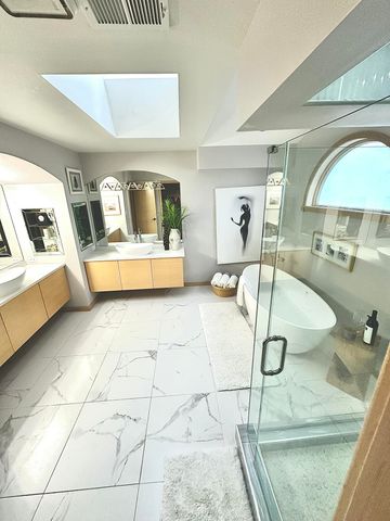 2480 E Lakeshore Drive, Crown Point, IN 46307