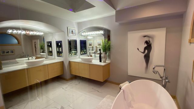 2480 E Lakeshore Drive, Crown Point, IN 46307