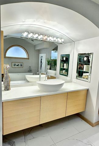 2480 E Lakeshore Drive, Crown Point, IN 46307