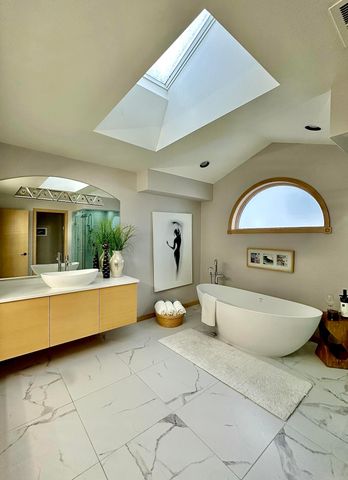 2480 E Lakeshore Drive, Crown Point, IN 46307