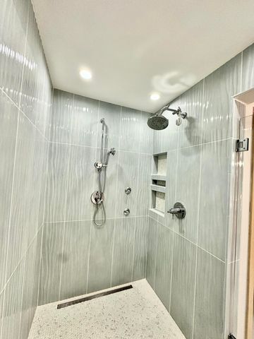 2480 E Lakeshore Drive, Crown Point, IN 46307