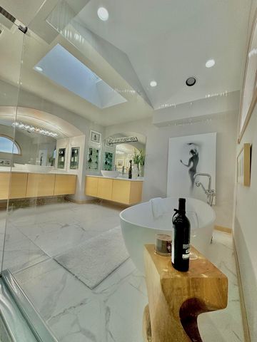 2480 E Lakeshore Drive, Crown Point, IN 46307