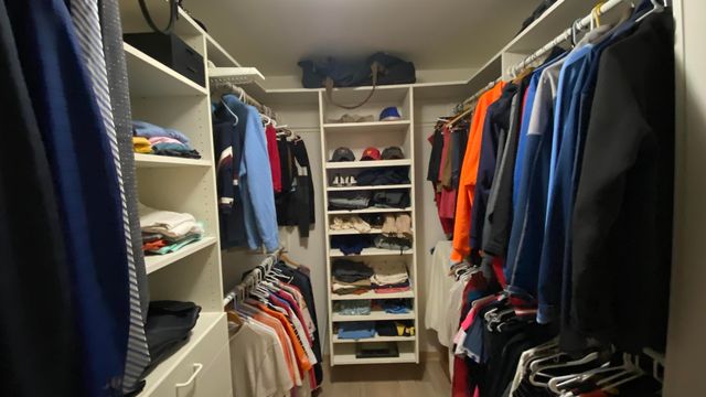 2480 E Lakeshore Drive, Crown Point, IN 46307