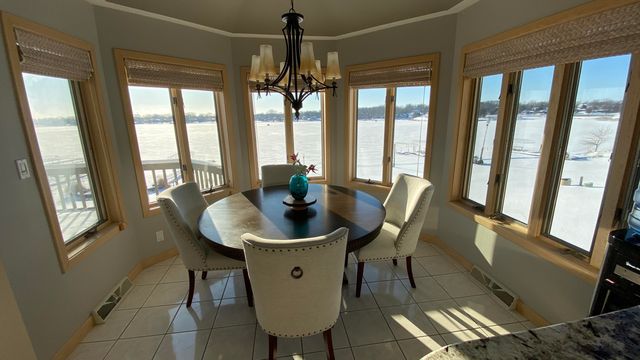 2480 E Lakeshore Drive, Crown Point, IN 46307